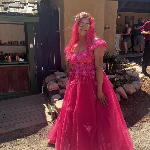 Pink wedding dress - Picture 5 of 6